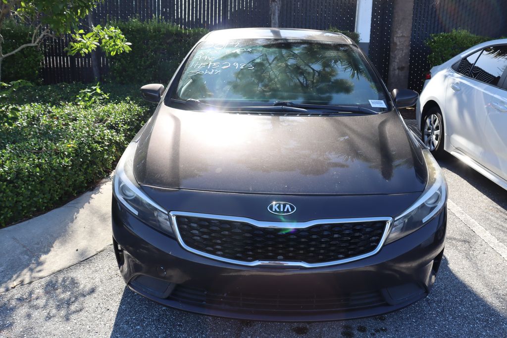 Thumbnail: 2017 Kia Forte - 5