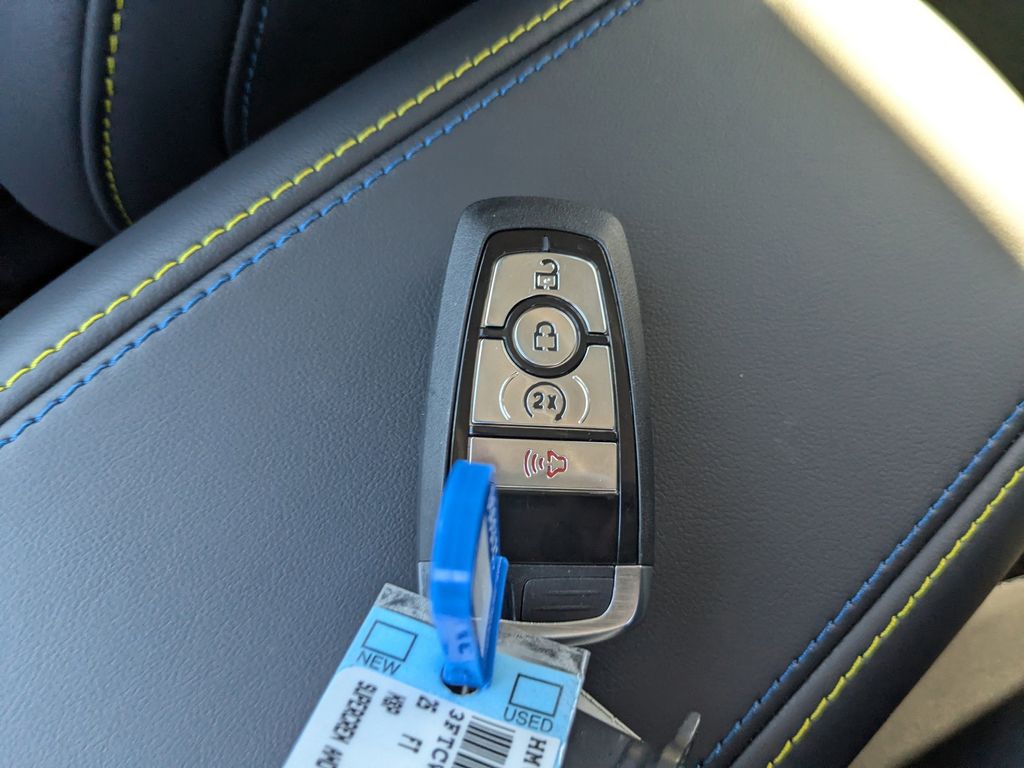 2025 Ford Maverick Lobo