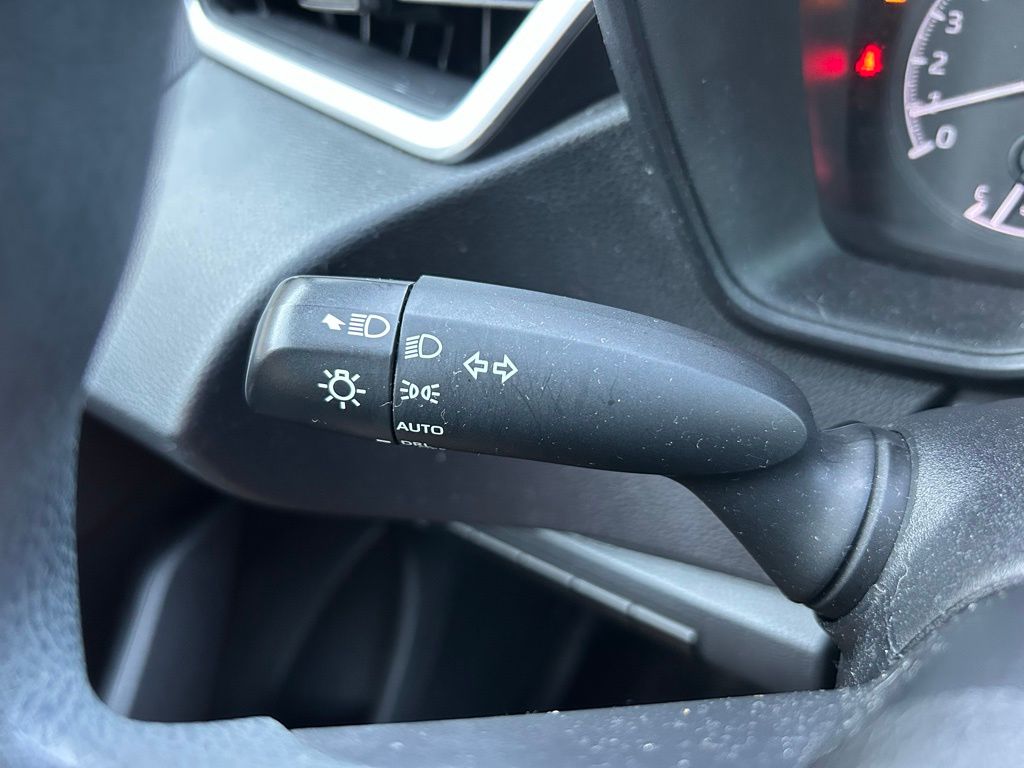 2021 Toyota Corolla LE 21
