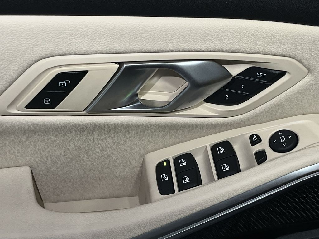 Thumbnail: 2025 BMW 3 Series - 13