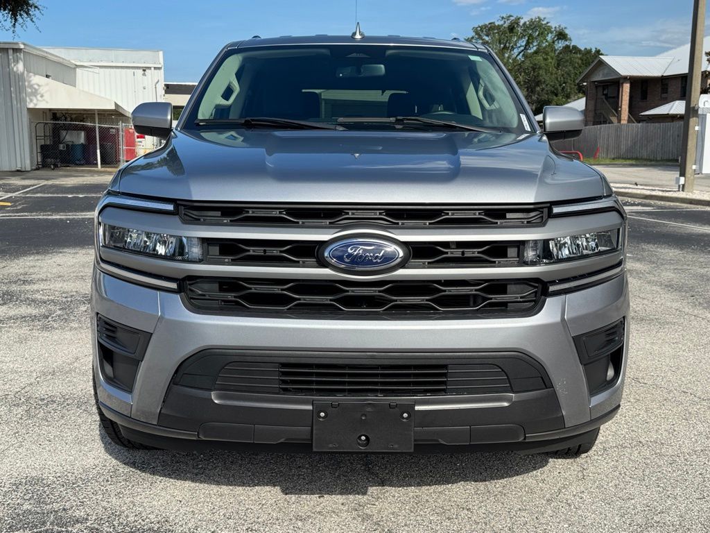 2024 Ford Expedition XLT photo 2
