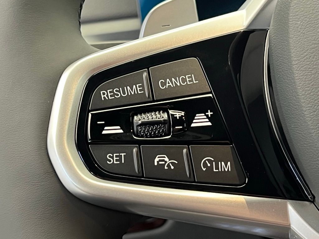 Thumbnail: 2026 BMW 3 Series - 19