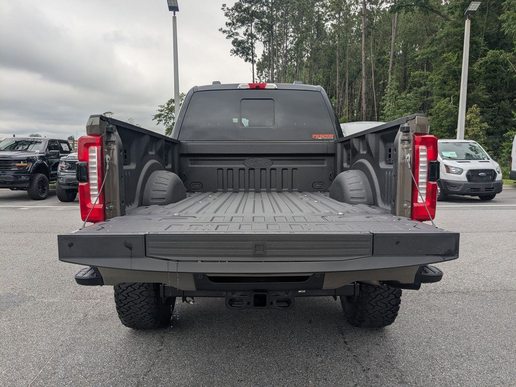 2026 Ford F-250 Super Duty Black Widow