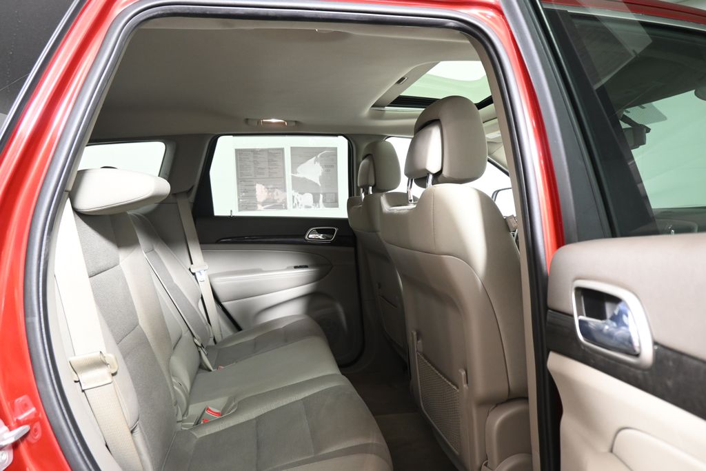 Thumbnail: 2011 Jeep Grand Cherokee - 25