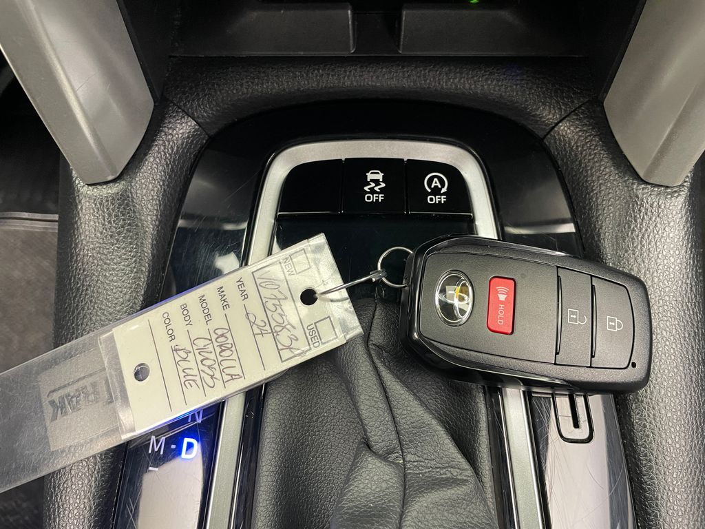 2024 Toyota Corolla Cross XLE 30