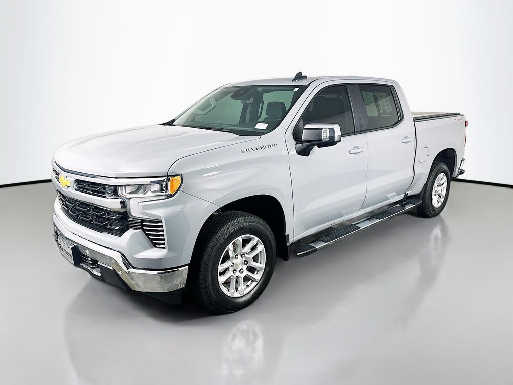 Used 2024 Gray Chevrolet LT image 3