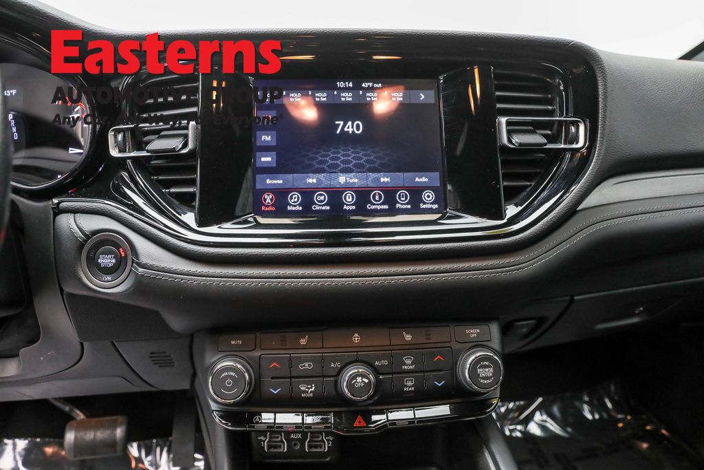 Used 2023 White Dodge SXT image 12