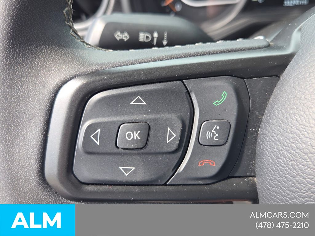 Used 2025 White Jeep Rubicon image 27