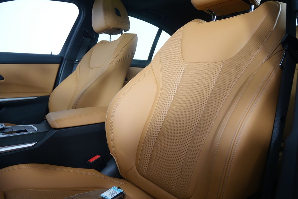 Thumbnail: 2024 BMW 3 Series - 11