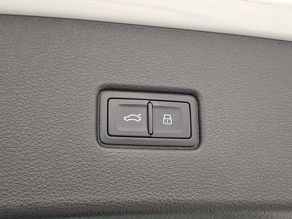 2022 Audi SQ5 Premium Plus 29