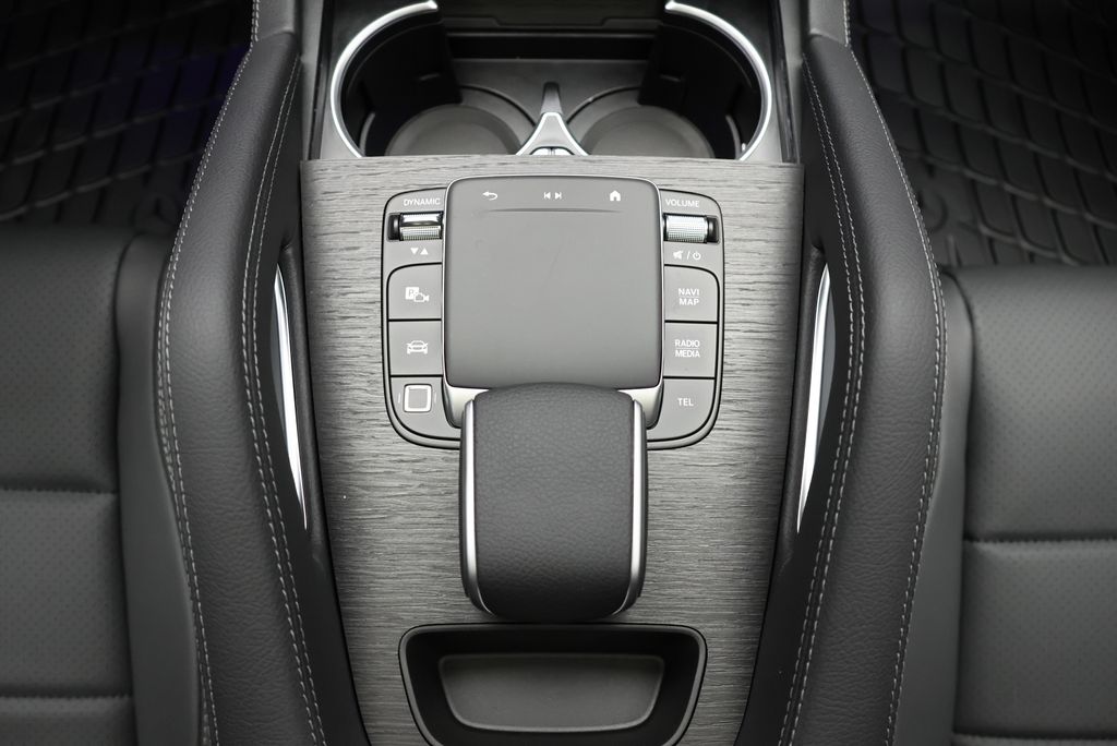 Thumbnail: 2026 Mercedes-Benz GLE - 29