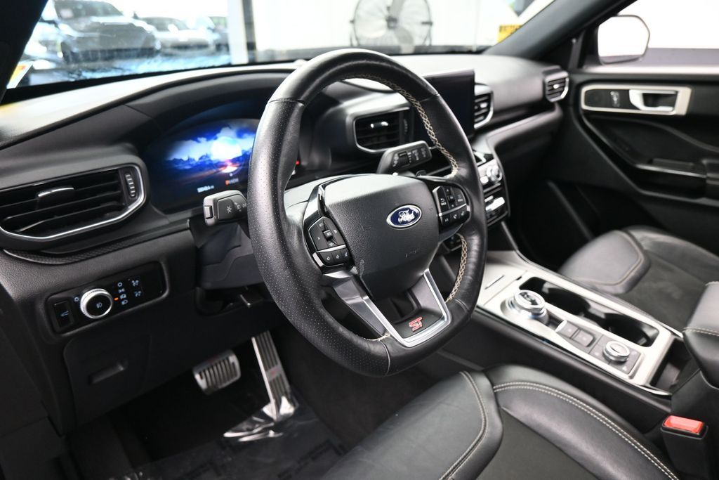 2023 Ford Explorer ST - Photo 10