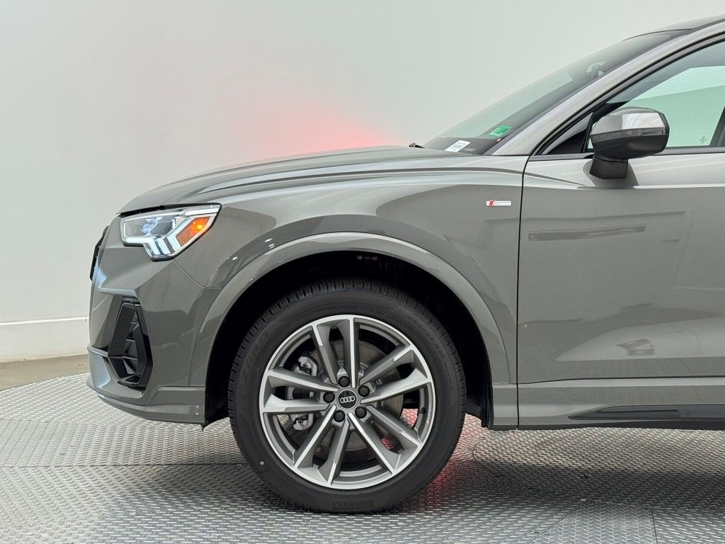 Thumbnail: 2025 Audi Q3 - 7