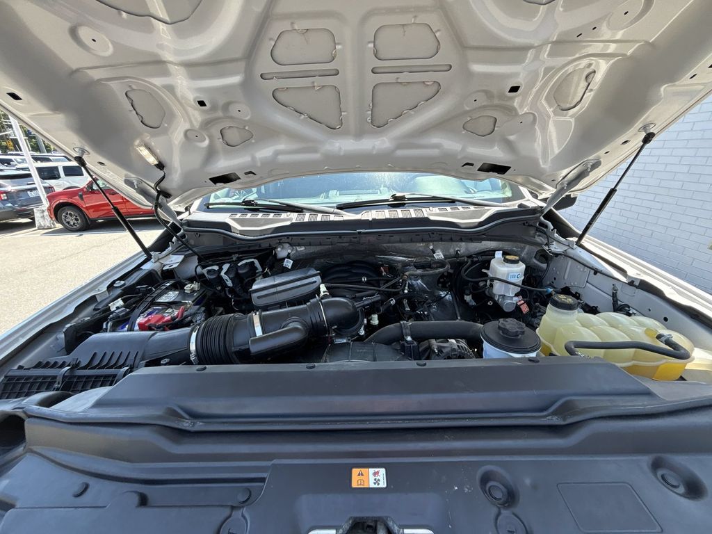 Used 2021 White Metallic Ford Lariat image 17