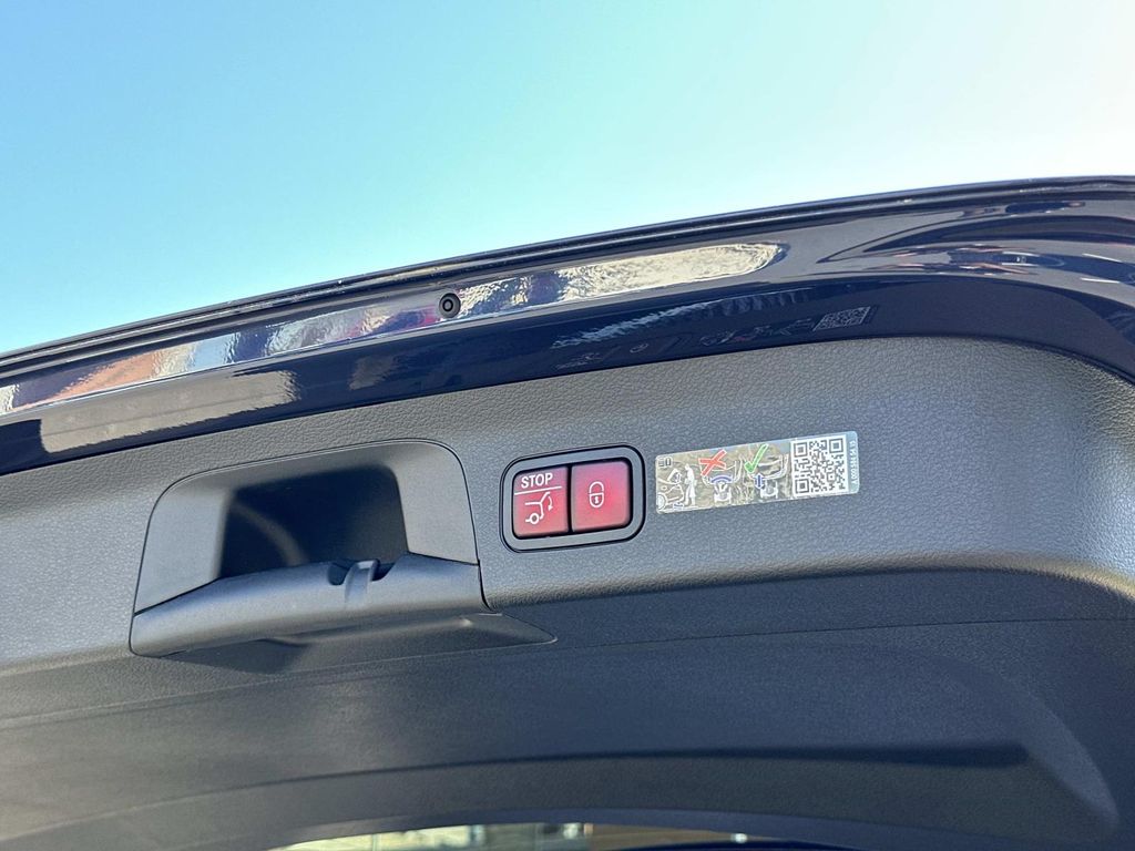 Thumbnail: 2026 Mercedes-Benz GLS - 24