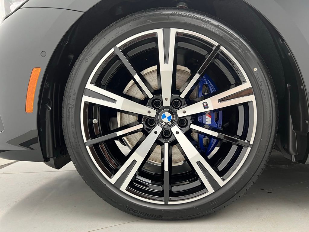 Thumbnail: 2026 BMW 5 Series - 22