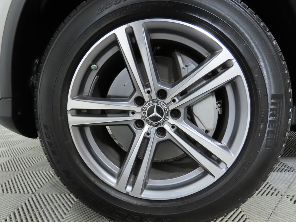 2022 Mercedes-Benz GLC 300 32