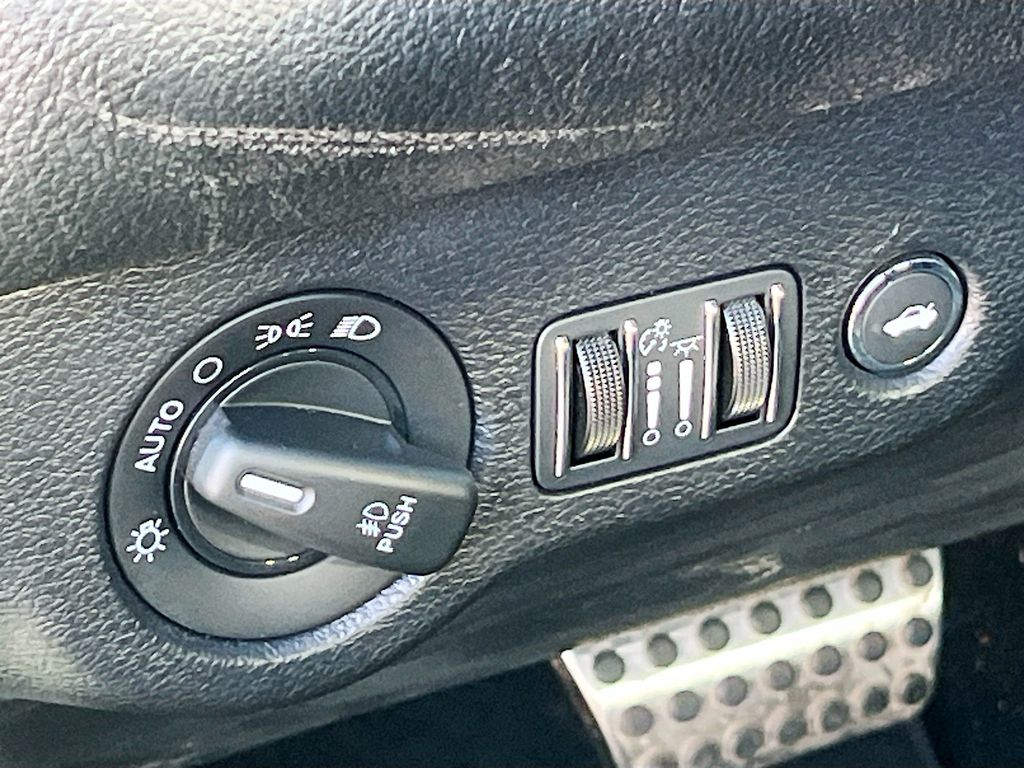 Used 2023 Green Dodge R/T Scat Pack image 10