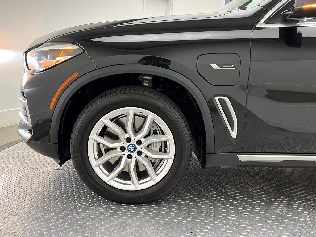 Thumbnail: 2022 BMW X5 - 10