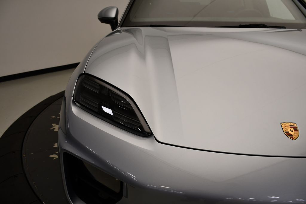Thumbnail: 2025 Porsche Macan - 14
