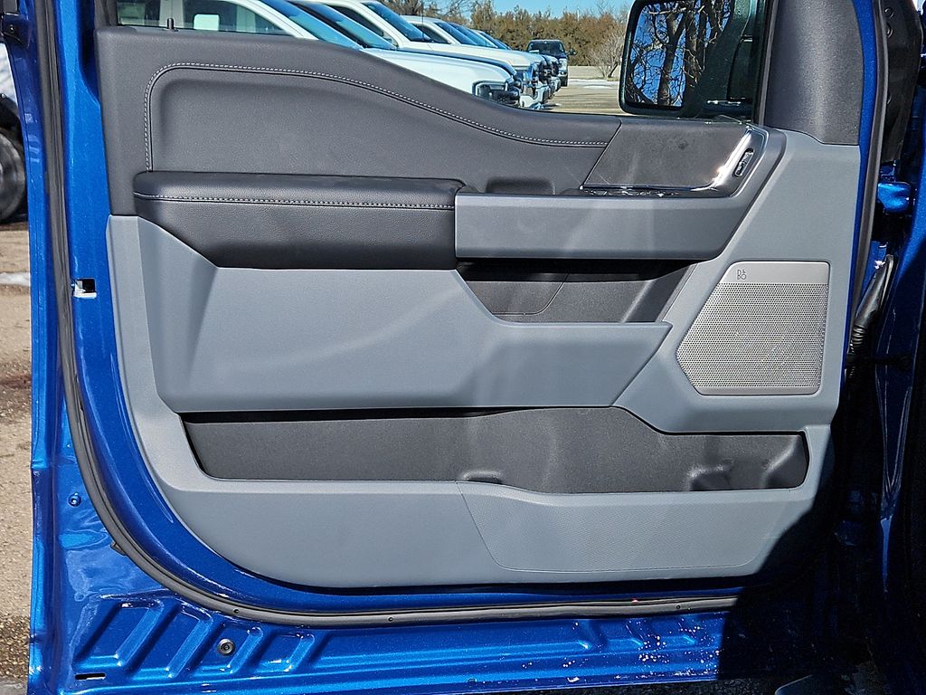 2025 Ford F-150 XLT - Photo 11