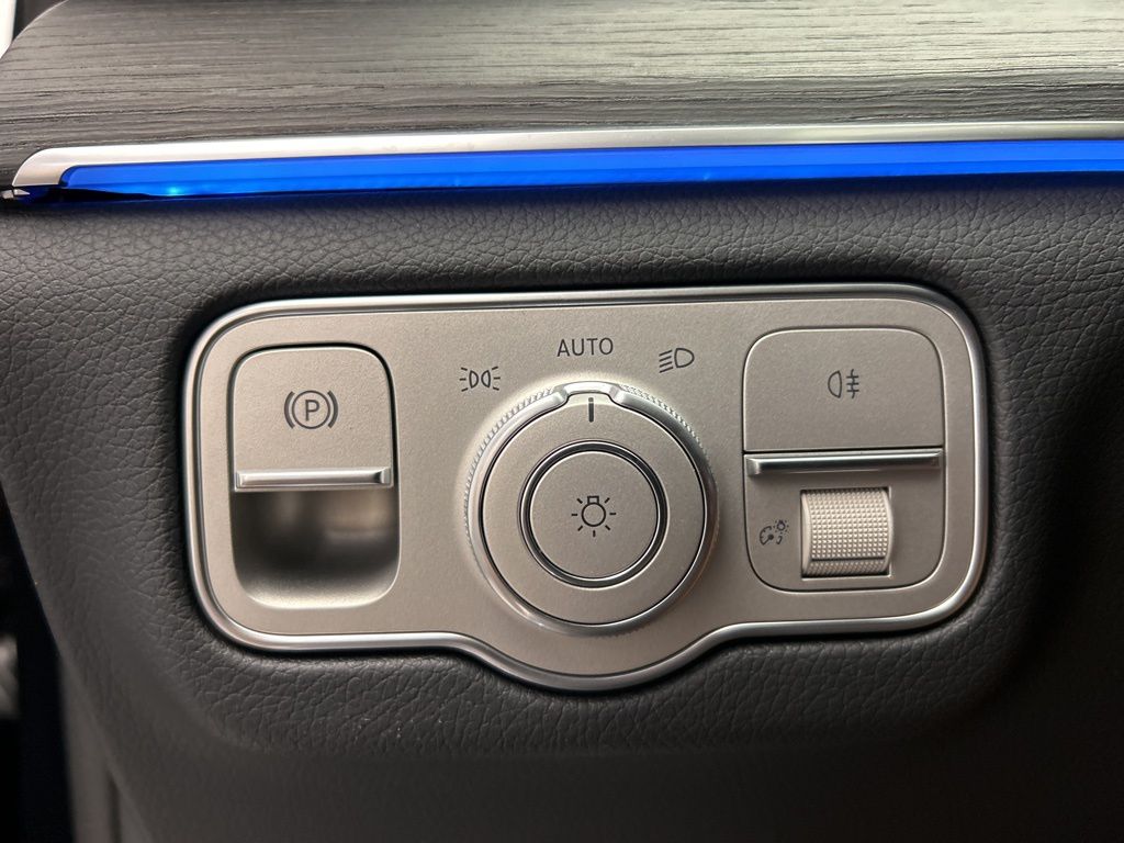 Thumbnail: 2026 Mercedes-Benz GLE - 22