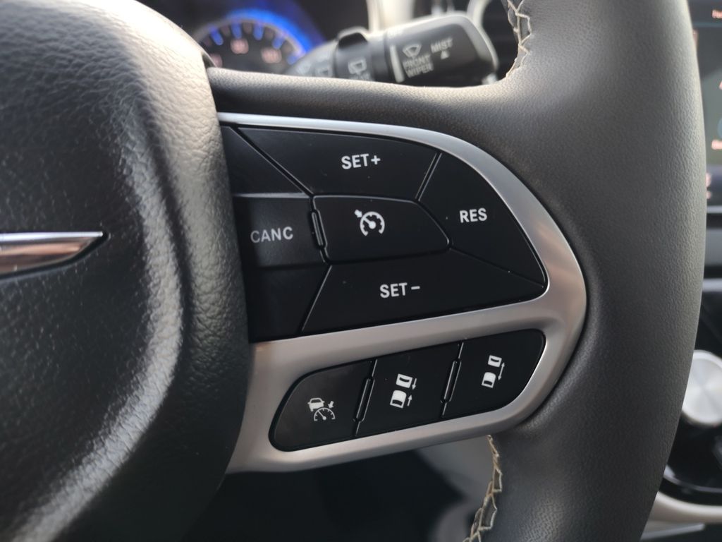 Used Car 2023 Chrysler Pacifica  Touring L For Sale Under $30,000 In Austin, Texas