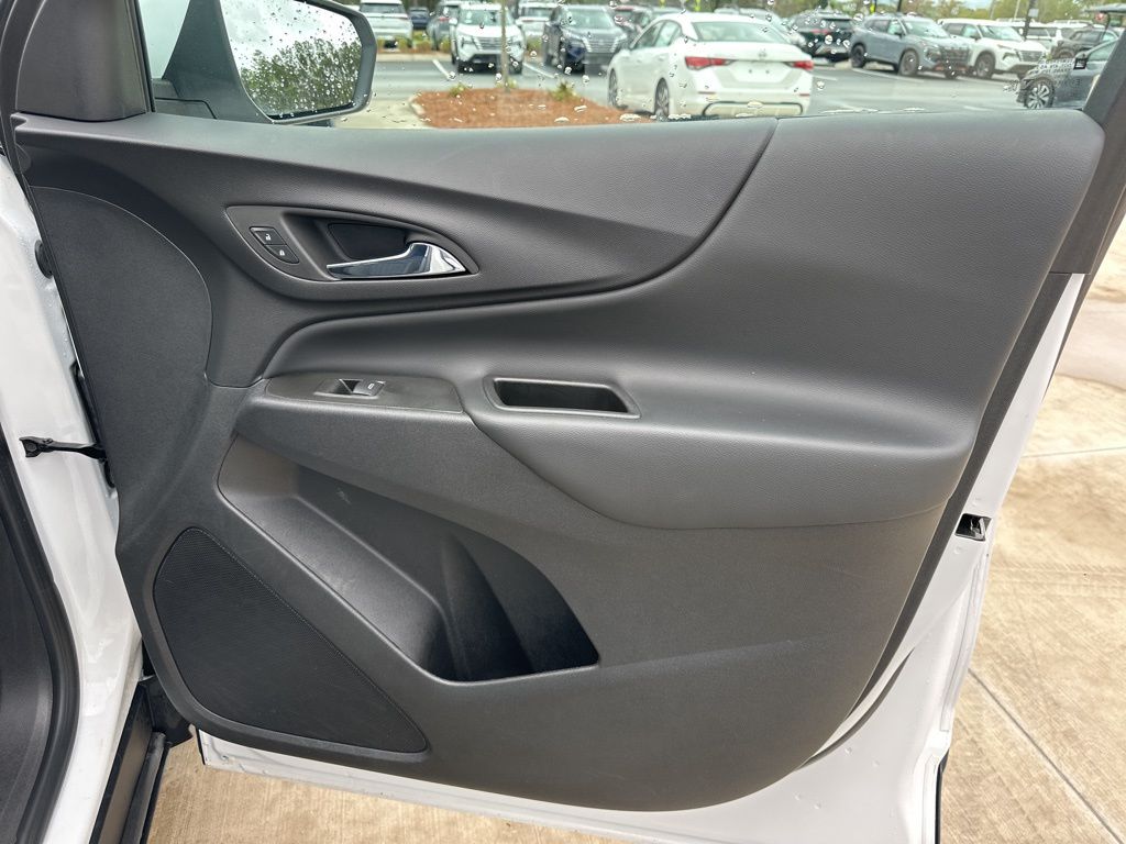 2022 Summit White Chevrolet Equinox LT FWD SUV