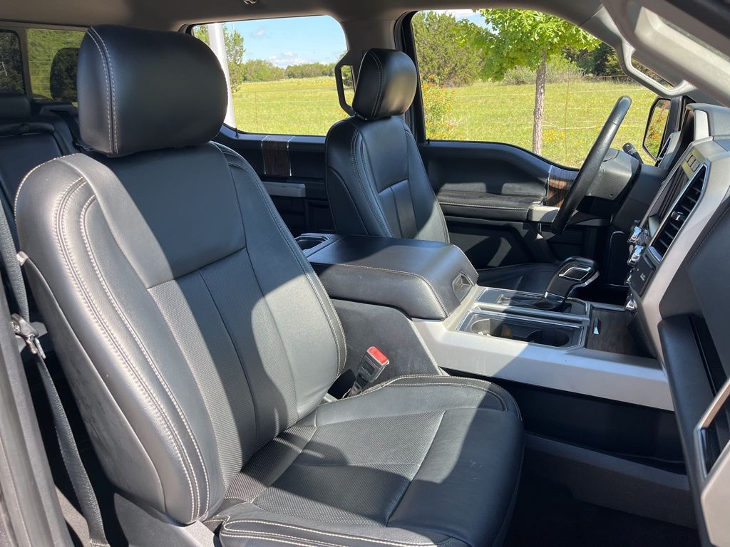 2020 Ford F-150 Lariat 25