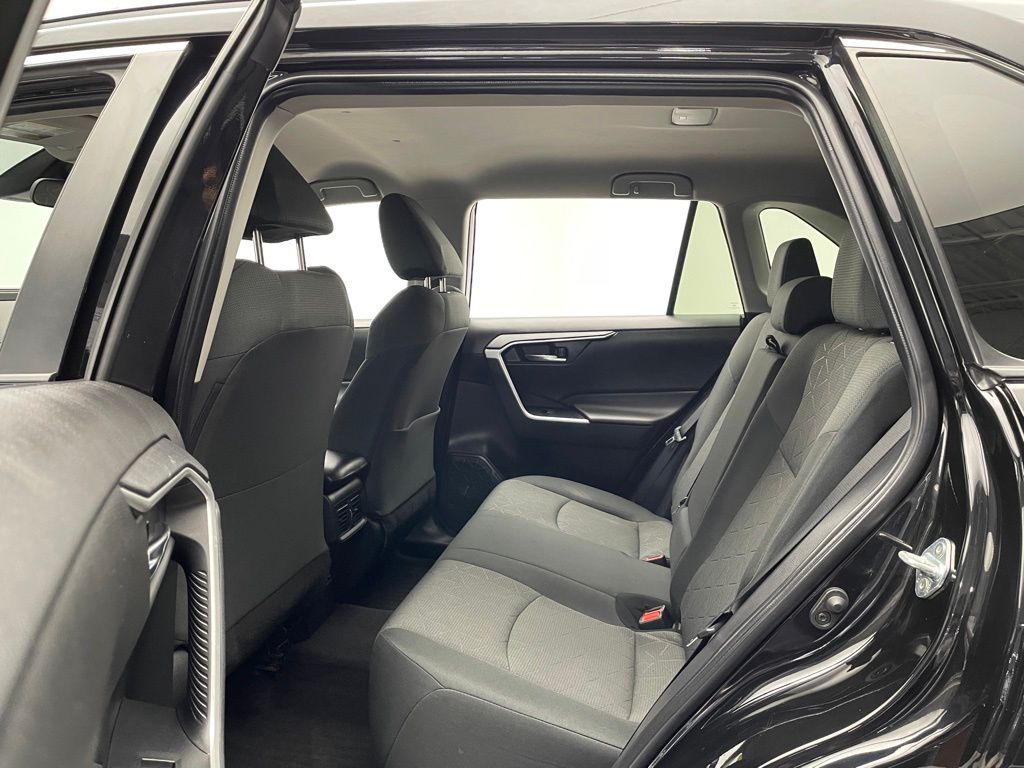 Thumbnail: 2022 Toyota RAV4 - 32