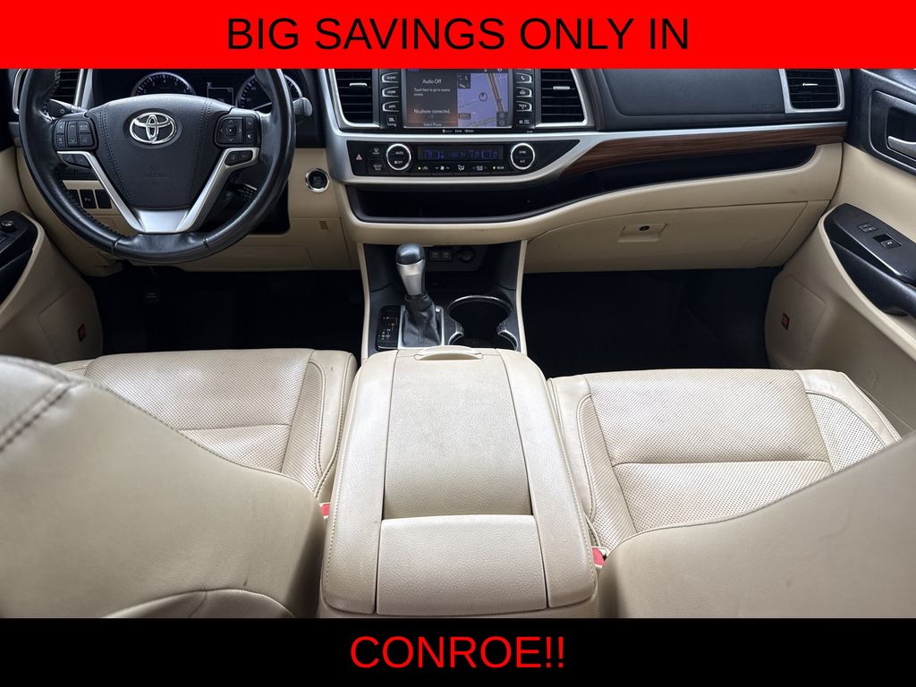 2018 Toyota Highlander Limited White at Community Kia