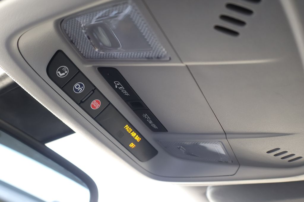 Thumbnail: 2017 Chevrolet Malibu - 28