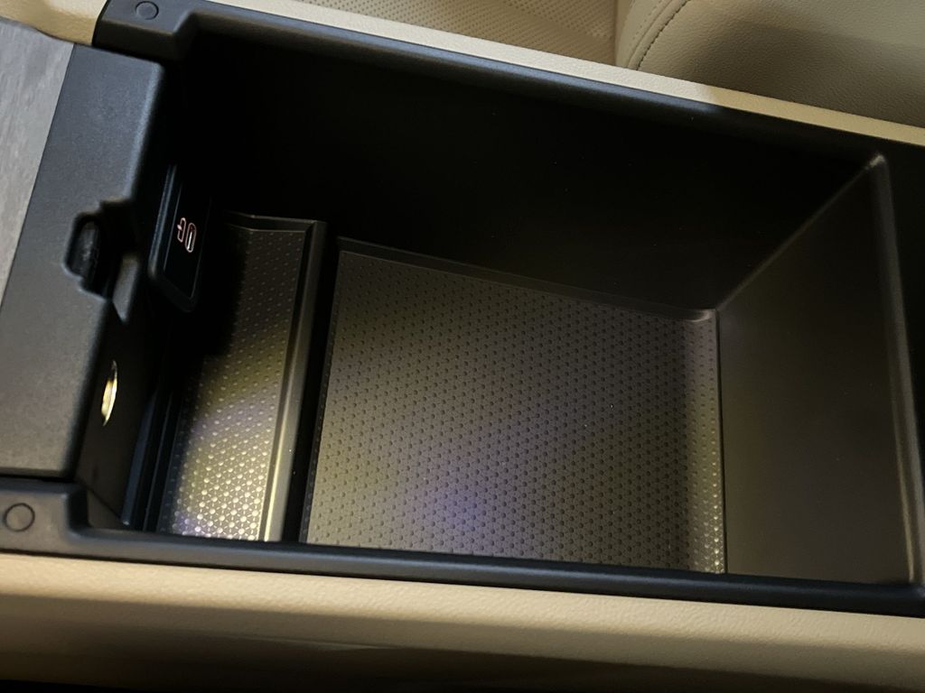 Thumbnail: 2025 BMW 3 Series - 21