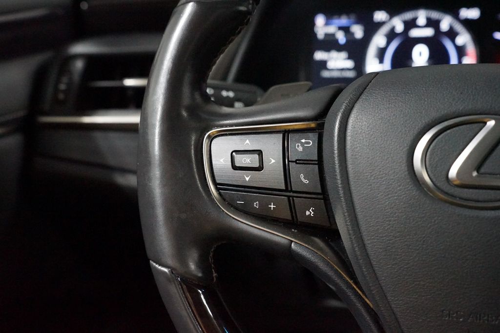 Thumbnail: 2021 Lexus ES - 14