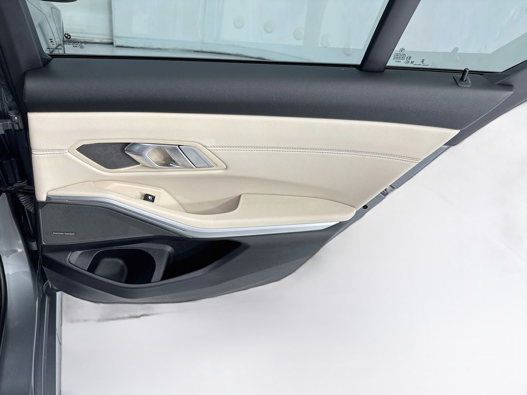 Thumbnail: 2023 BMW 3 Series - 26