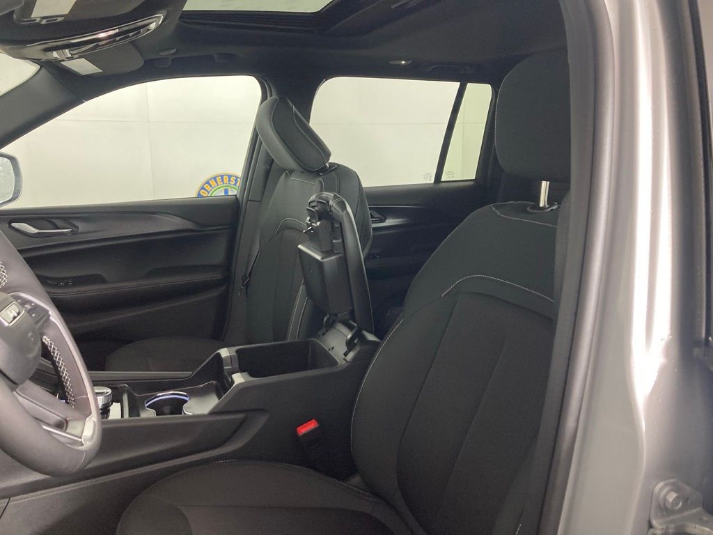 New 2025 Silver Jeep Laredo image 9