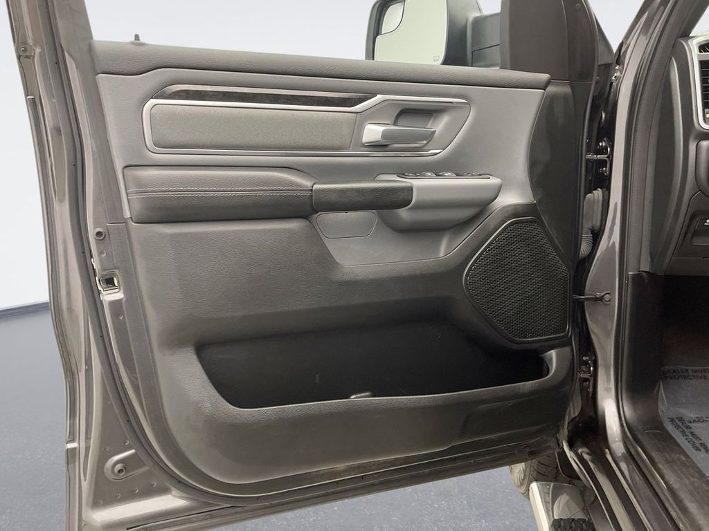 Thumbnail: 2022 RAM 1500 - 9