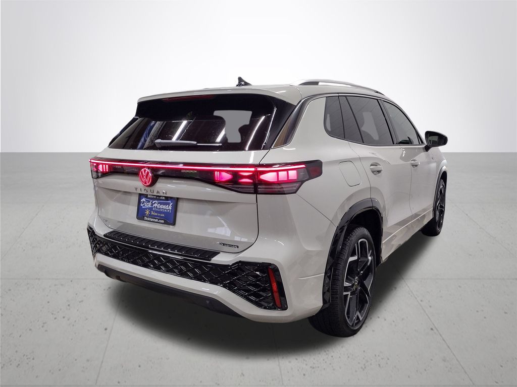 2025 Volkswagen Tiguan 2.0T SEL R-Line
