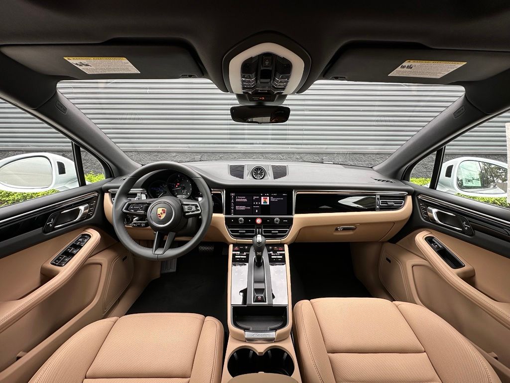 Thumbnail: 2026 Porsche Macan - 6