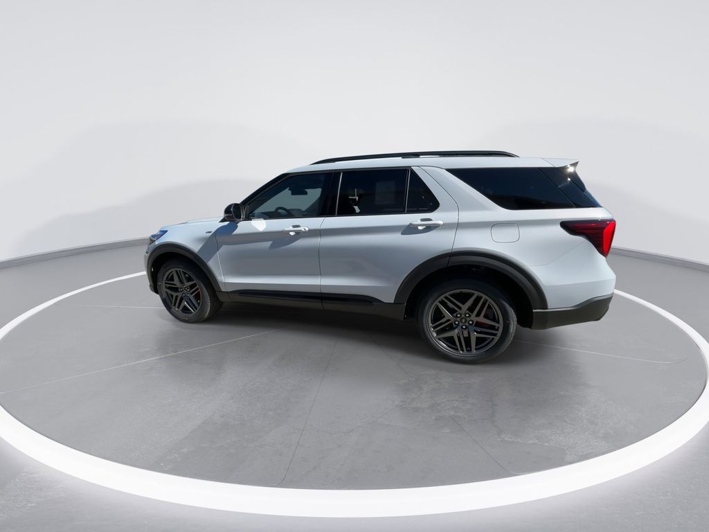 New 2026 Space White Metallic Ford ST-Line image 5