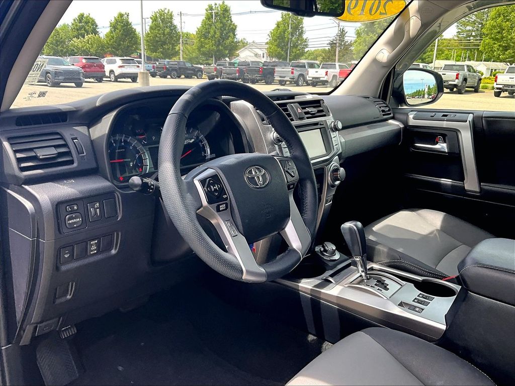 2019 Toyota 4Runner — photo 8