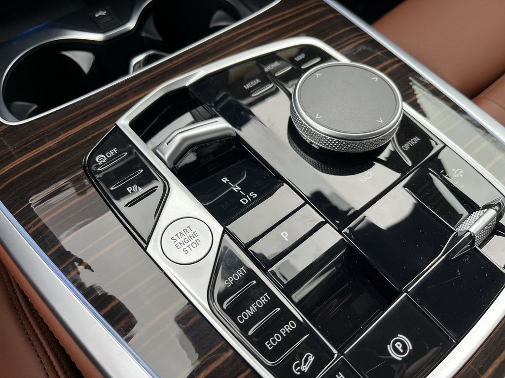 Thumbnail: 2026 BMW X7 - 20