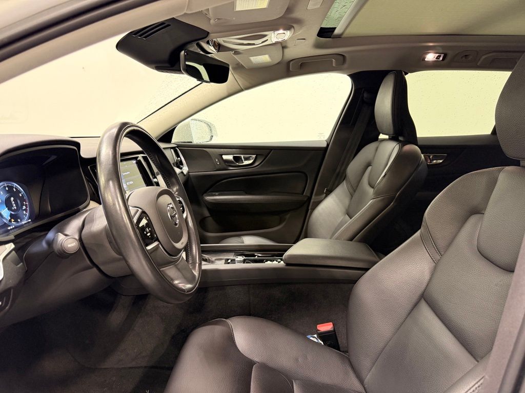 Thumbnail: 2022 Volvo S60 - 12