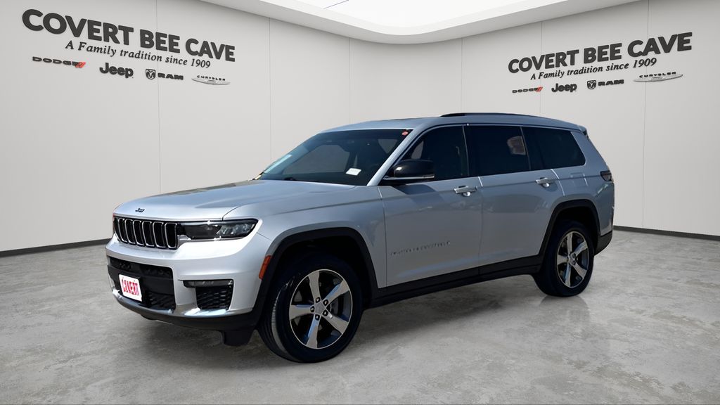 Used 2021 Silver Jeep Limited image 3