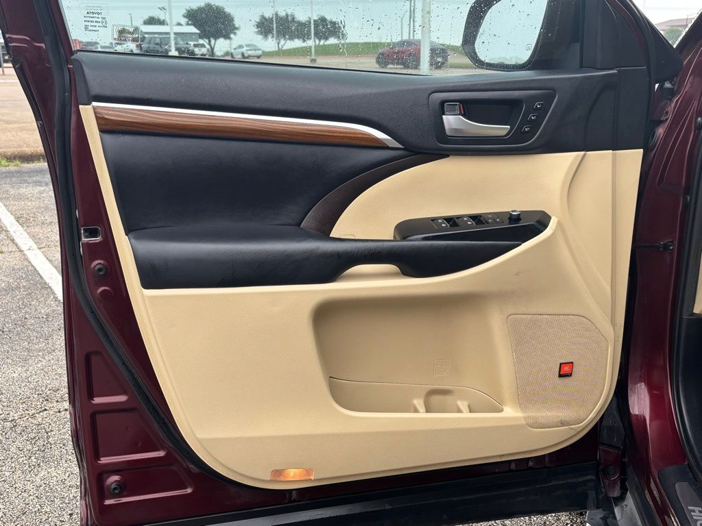 2019 Toyota Highlander Hybrid Limited photo