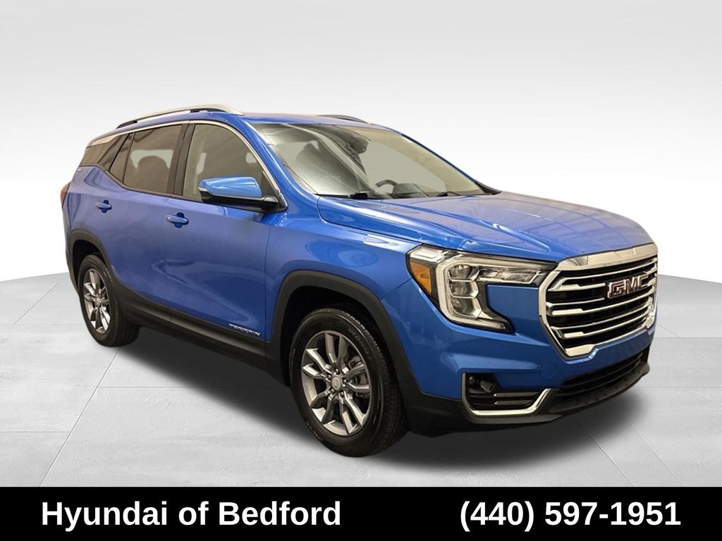 2024 GMC Terrain SLT - Image 3