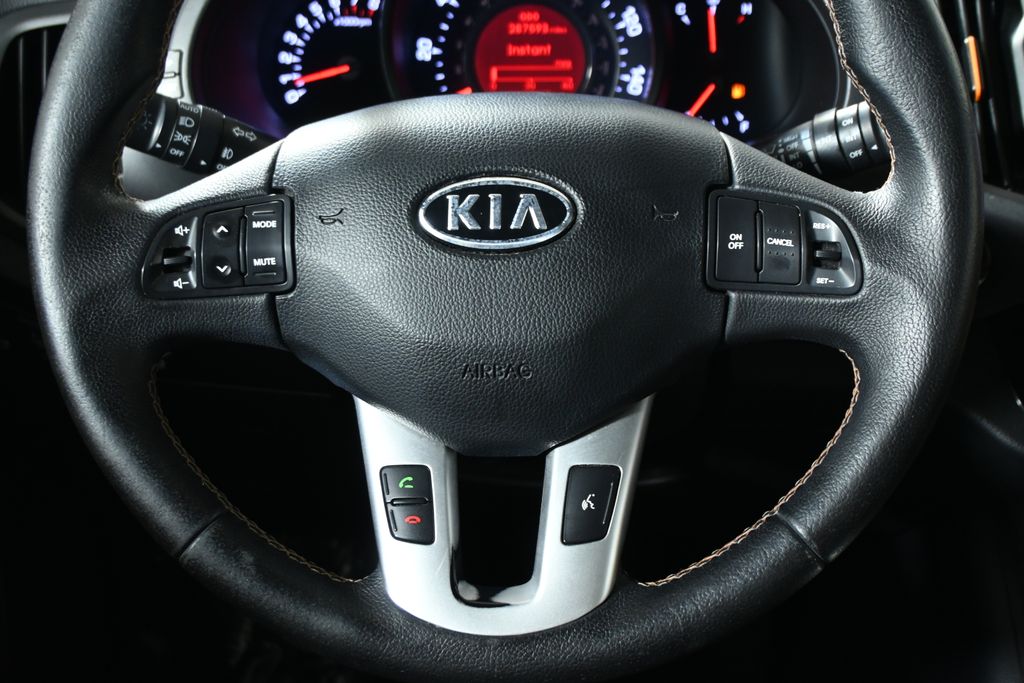 Thumbnail: 2011 Kia Sportage - 19