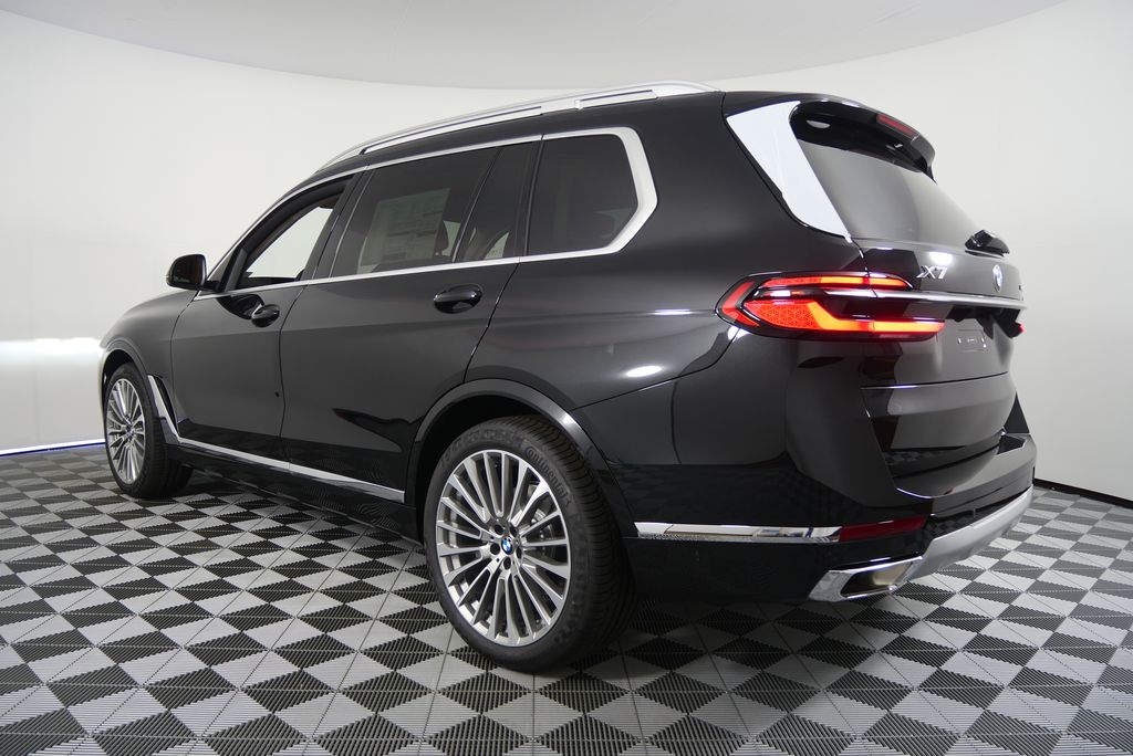 Thumbnail: 2026 BMW X7 - 5