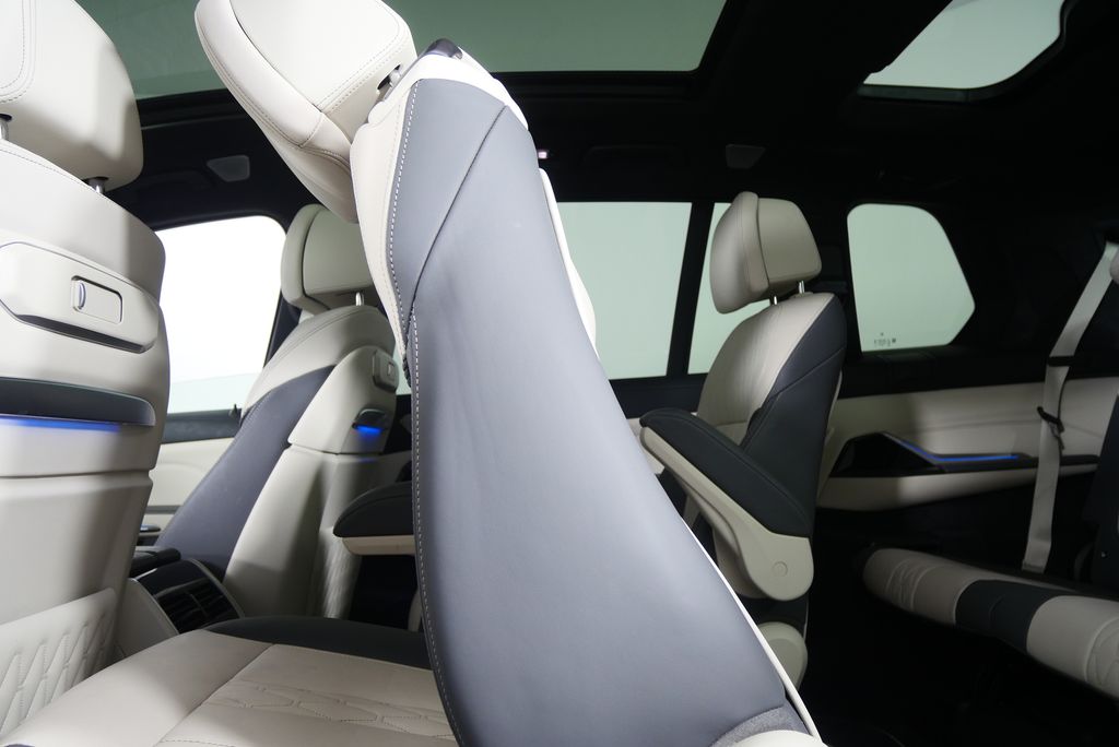 Thumbnail: 2024 BMW X7 - 19