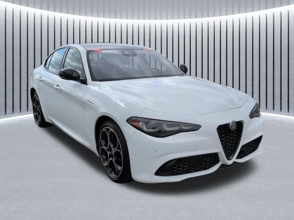 2024 Alfa Romeo Giulia Veloce AWD